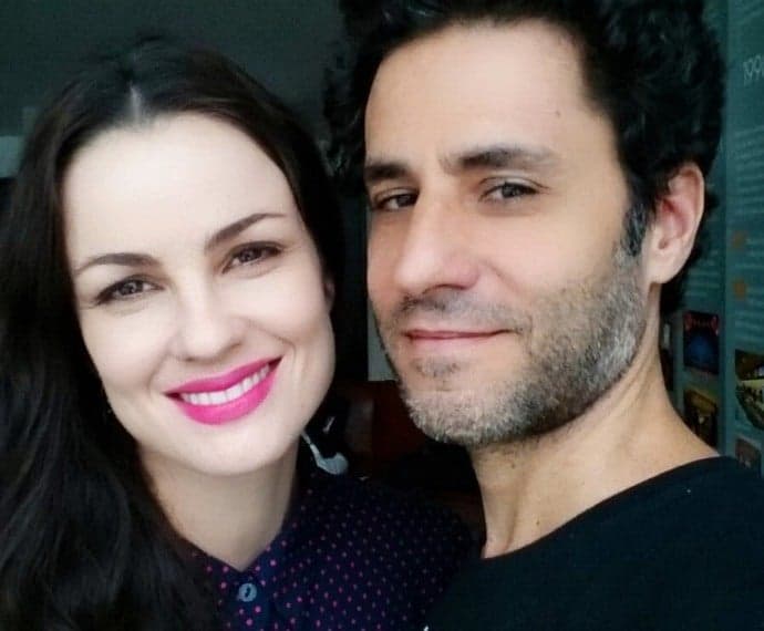 Atriz dá dicas para casamento duradouro ao comemorar 18 anos de união