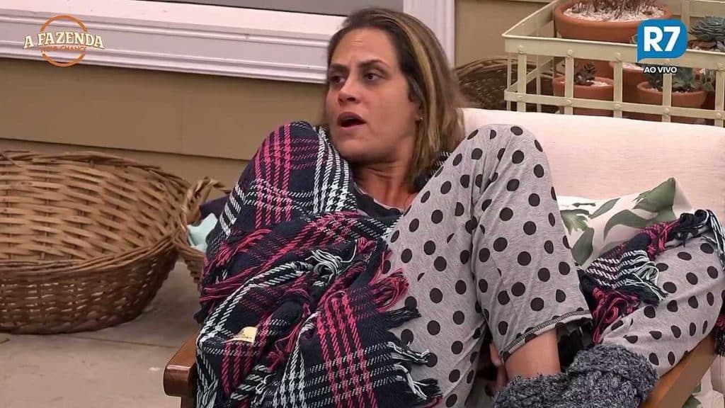 Após formação de roça em "A Fazenda", Aritana detona Rita Cadilac: 'Era o que ela jogava na minha cara o tempo inteiro'