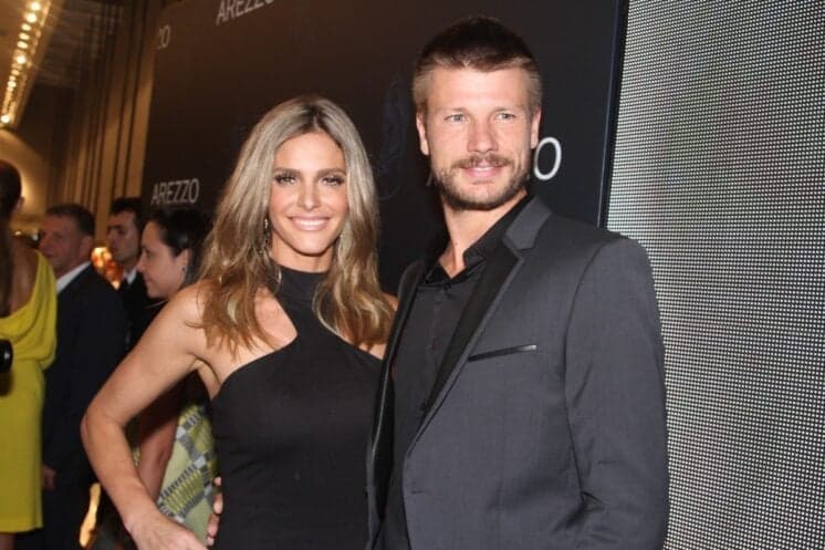 Fernanda Lima compartilha momento íntimo com marido nas redes