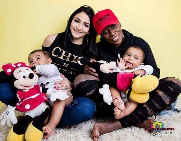 Pepê se declara para a mulher e os filhos: "Meus três amores"