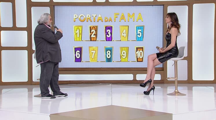 Com Leão Lobo revelando polêmicas, "Superpop" vai bem na audiência e vence concorrente