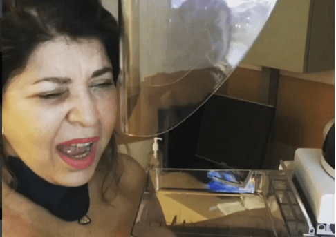 Roberta Miranda posta fotos bizarras fazendo exame de mama e revela motivo