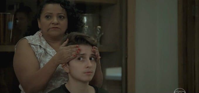Atriz de "A Força do Querer" já benzeu toda a equipe da novela e faz revelação sobre Ruyzinho