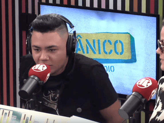 Felipe Araújo conta como torrou a grana do irmão Cristiano no 1º DVD
