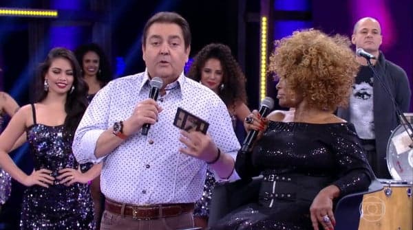 Faustão terá que pedir desculpas em rede nacional, após piada com cantora
