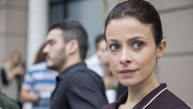 "Pega Pega": Cíntia se aborrece e termina namoro com Júlio