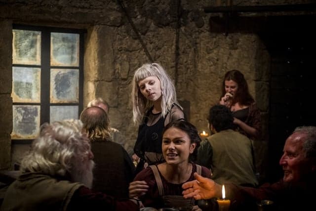 Globo define música da abertura de Deus Salve o Rei e grava clipe com cantora norueguesa
