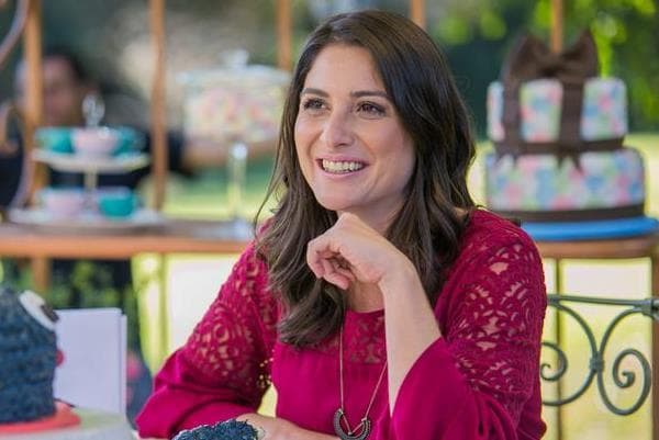 Carol Fiorentino comenta transição de jurada para apresentadora no SBT e revela aflição no programa