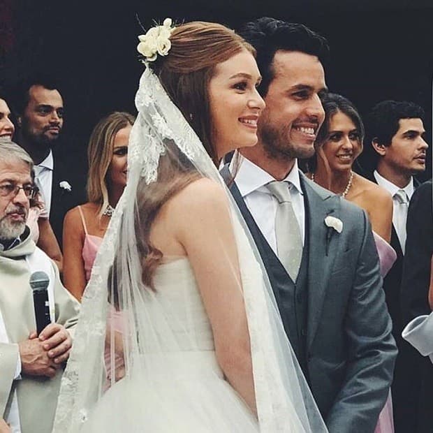 Famosa sortuda pega buquê de Marina Ruy Barbosa e é pedida em casamento; saiba quem