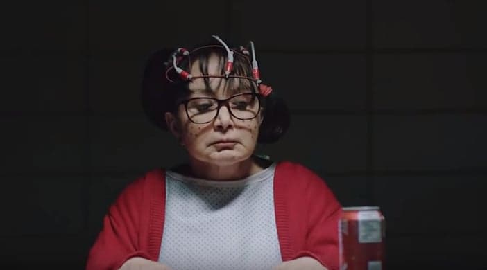 Netflix coloca Chiquinha para divulgar nova temporada de "Stranger Things"; assista
