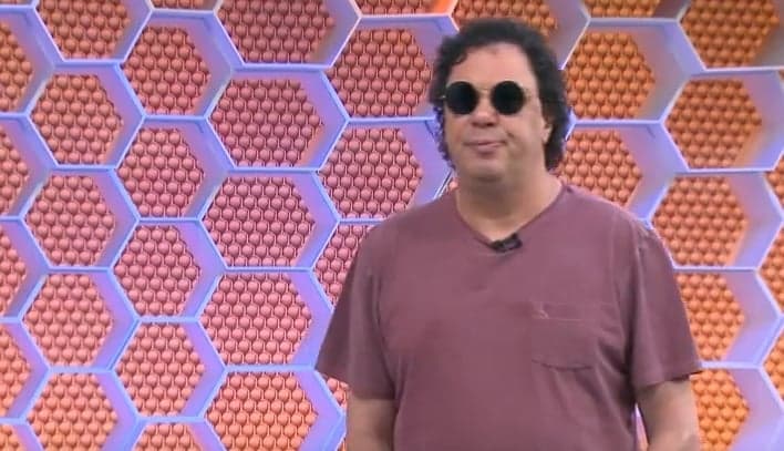 Casagrande vira piada na web ao se enrolar com matemática e faz ironia em programa