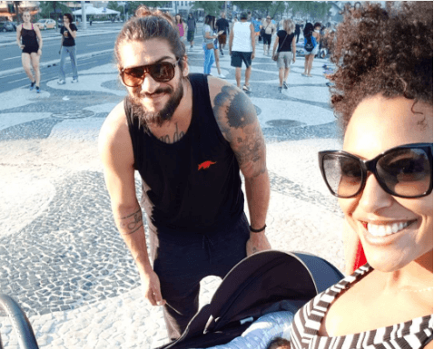 Sheron Menezzes passeia com Benjamin pela primeira vez