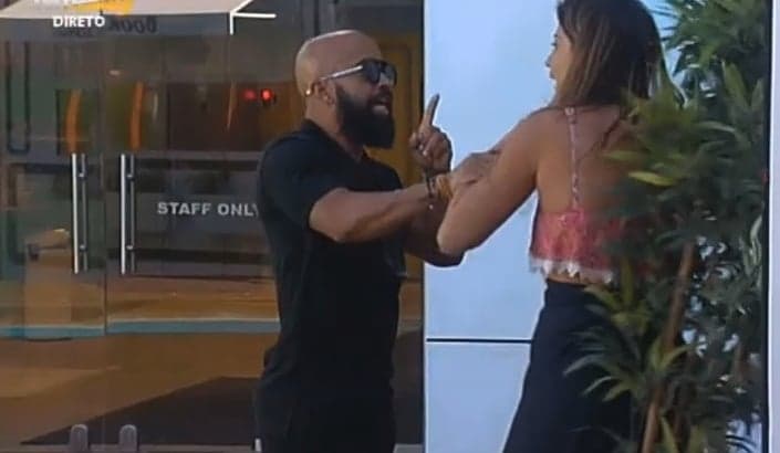 Brasileiro é expulso de reality português por agressão e se revolta: "Fui vítima de bullying"