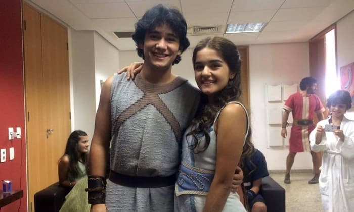 Rafael Gevú e Maitê Padilha nos bastidores de "O Rico e Lázaro". (Foto: Divulgação)