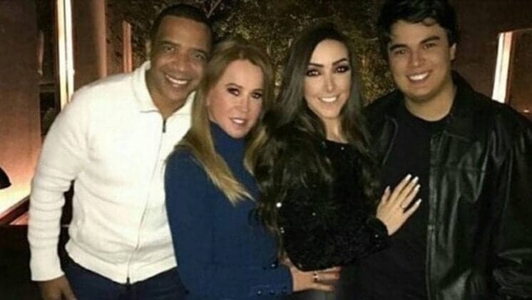 Zilu Camargo apresenta o namorado aos filhos
