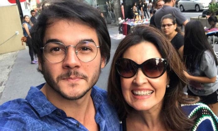 Fátima Bernardes falta em aniversário do namorado, que lamenta nas redes sociais
