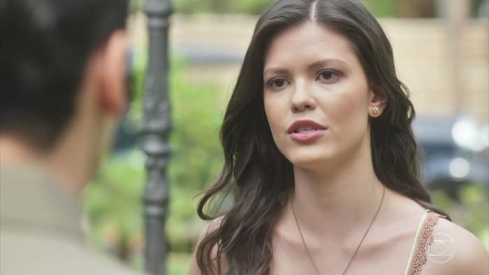 Tempo de Amar: Maria Vitória encontra família de sua mãe no Brasil