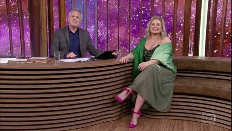No Bial, Vera Fischer manda indireta por estar fora das novelas e revela tática para fugir do teste do sofá