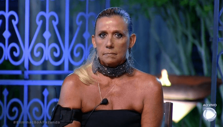 Enfrentando quarta roça na Fazenda, Rita Cadillac é eliminada