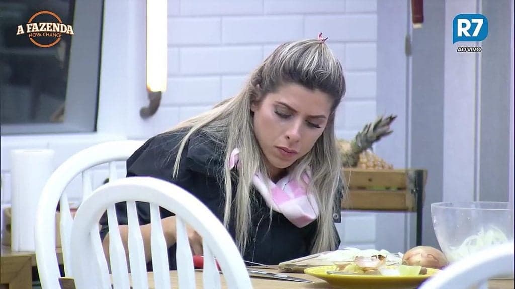 A Fazenda 9: Ana Paula Minerato confessa que já roubou em hotel