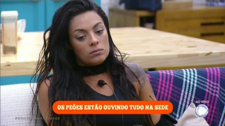 Estressada, Monique Amin detona erro da produção de A Fazenda: "Assim não dá"