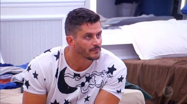 "A Fazenda 9": Marcos sobre Emilly: "Éramos um inferno"