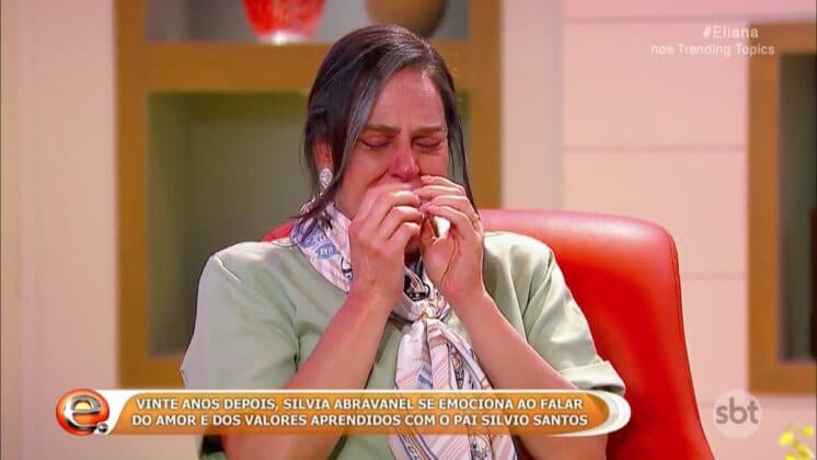 Quadro do programa Eliana simula morte de Silvio Santos e filha do apresentador se emociona