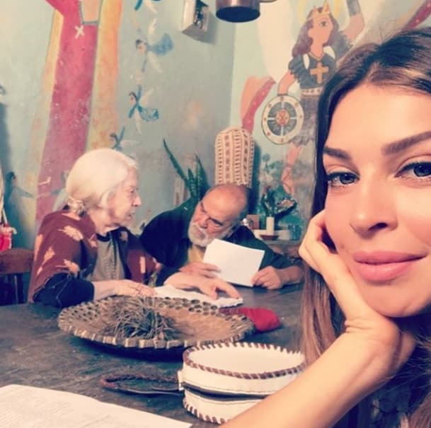 Grazi Massafera mostra Lima Duarte e Fernanda Montenegro nos bastidores de O Outro Lado do Paraíso