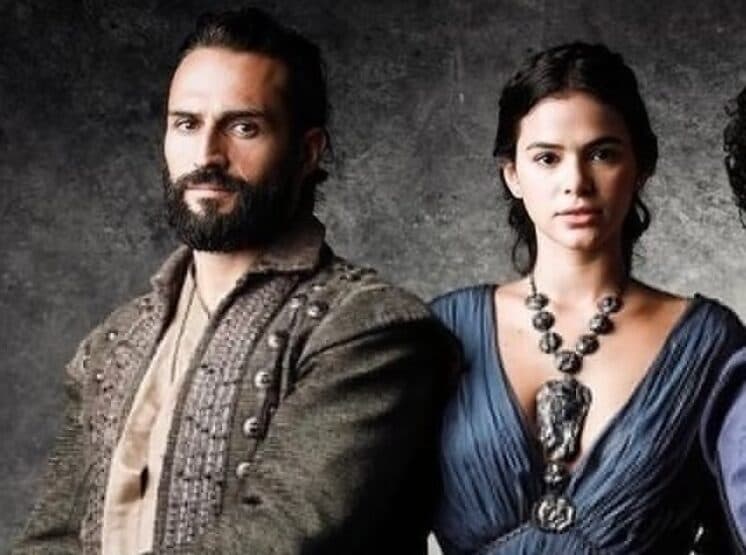 Solteira, Bruna Marquezine estaria apaixonada por ator português de novela