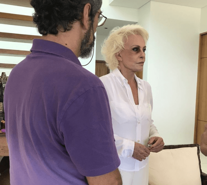 Após aparecer de olho roxo, Ana Maria Braga faz vídeo e se explica