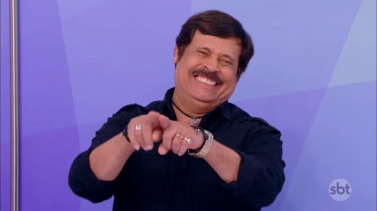 Exclusivo: Demitido, Carlinhos Aguiar participa de Domingo Show na Record e SBT tenta impedir