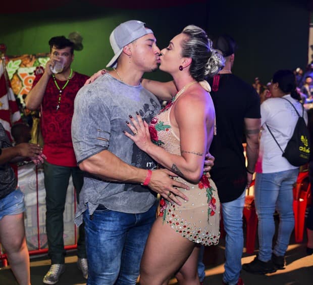 Marido de Juju Salimeni, Felipe Franco choca internet com o corpo e é detonado: "deformado"
