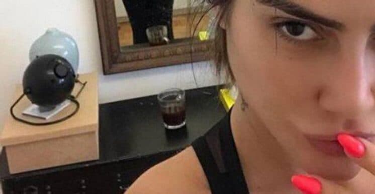 Cleo Pires mostra ‘gordurinhas acumuladas’ em foto