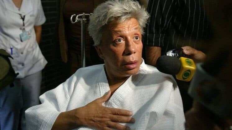 Biografia de Clodovil diz que ele pagava por sexo com garotos, gostava de ser filmado e teria usado cocaína