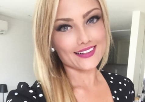 Ellen Rocche diz que comprou casa para os pais ficando pelada em revista