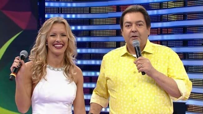 Ju Valcézia dá detalhes de sua saída do Domingão do Faustão