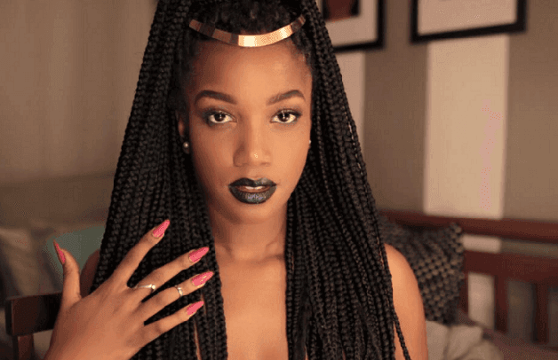 Iza revela que não faz academia: "Gosto do meu corpo do jeito que tá"