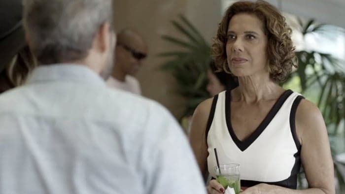 Pega Pega: Lígia fica apavorada ao encontrar padrasto de Sandra Helena