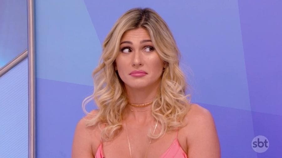 A apresentadora Lívia Andrade fala sobre briga com Patricia Abravanel durante o Jogo dos Pontinhos no SBT. (Foto: Reprodução)
