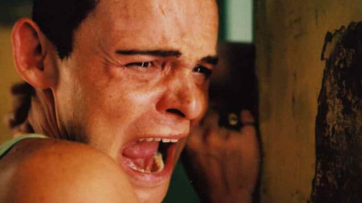 Agora na Record, ex-atriz da Globo aparece em cena de nudez no filme Amarelo Manga