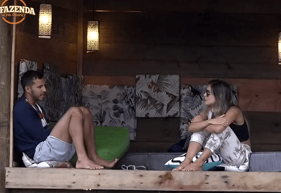 A Fazenda: Flávia desabafa com Matheus e peão dispara: ‘Impressionante como você incomoda’