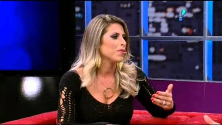 Ana Paula Minerato surpreende e abandona programa de Luciana Gimenez
