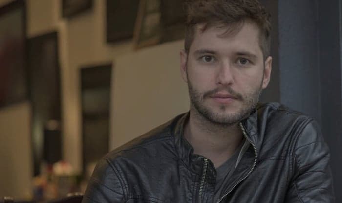 Inspirado em pai do autor, personagem de Bruno Kott ficará até o final de "Malhação"