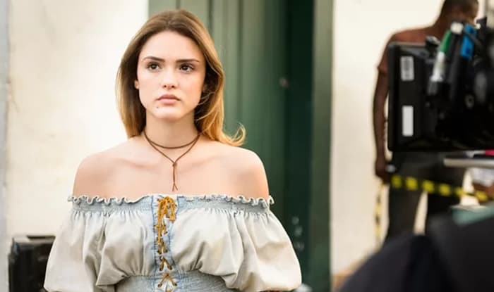 Isabelle Drummond surpreende e posa com texto de Verão 90º: "Tô apaixonada"