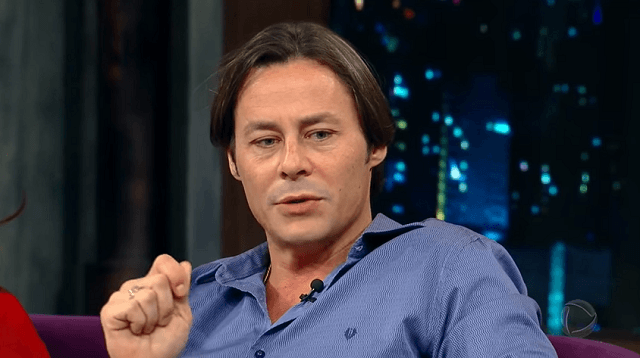 Théo Becker fica revoltado com piada de Fábio Porchat e detona o apresentador: "Me depreciando"
