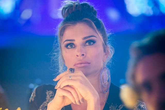 Grazi Massafera exibe bastidores de O Outro Lado do Paraíso e mostra Lívia e Mercedes juntas