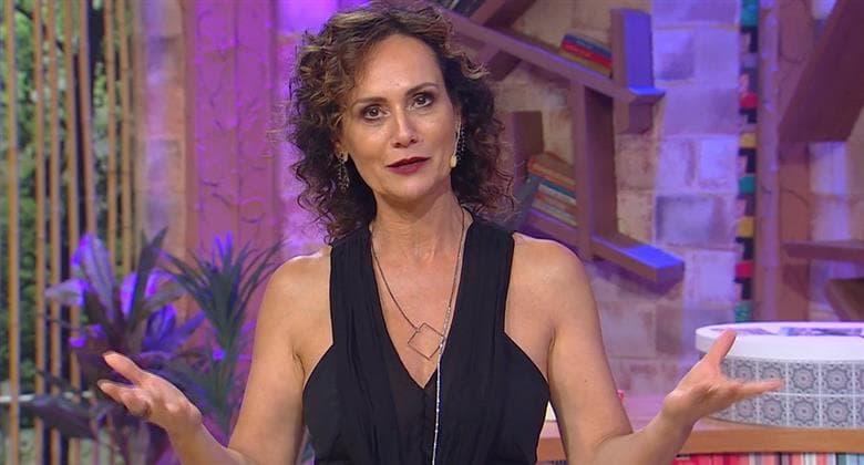 Faa Morena apresenta o Ritmo Brasil (Foto: Divulgação/RedeTV!)