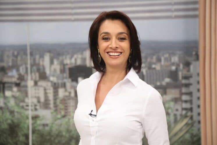 "Coluna Sem Sinal" – Sai o gringo e vem Cátia Fonseca: Band entra nos eixos