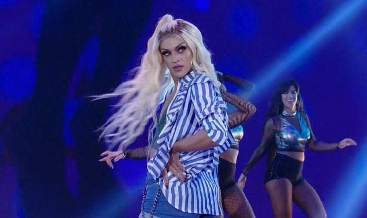 Pabllo Vittar impressiona, muda visual e surge diferente em clipe; confira
