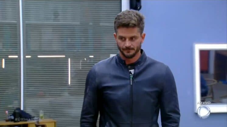 Marcos denigre imagem da Globo com acusações polêmicas em A Fazenda